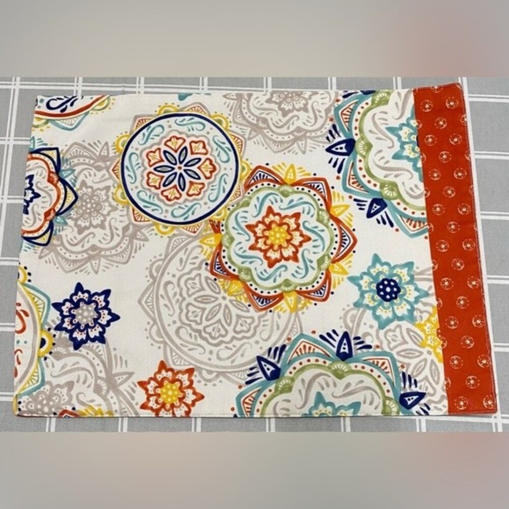 Set of 4) cloth placemats beautiful vibrant colors and a sturdy durable fabric